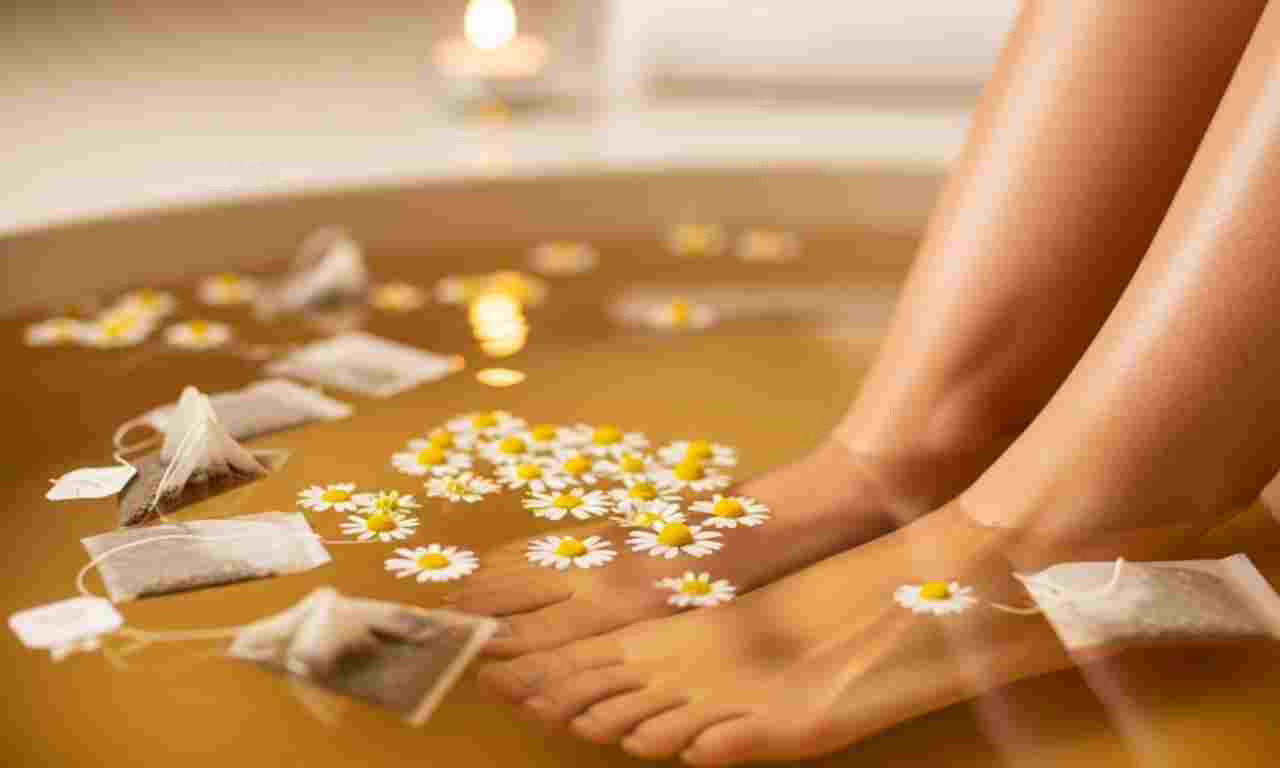 Oma’s geheime theezakjes-hack: nooit meer zweetvoeten en eelt in één klap weg